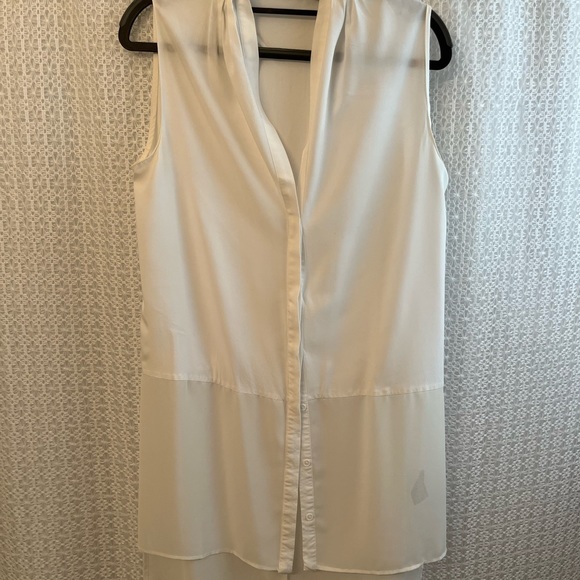 White sheer, sleeveless tunic - Picture 2 of 5